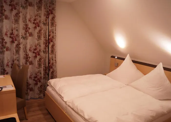 Luis فندق واربورغ